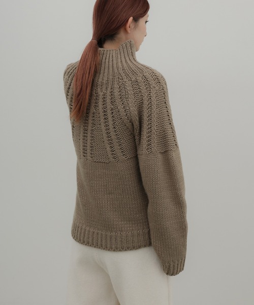 select MOCA(セレクトモカ)の「【ZOZO限定予約受付中】ミックスケーブルハイネックニット(ニット/セーター・レディース・サンドベージュ/グレイッシュベージュ/チャコールグレー/アイボリー・FREE)」の22枚目の写真