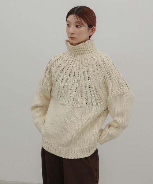 select MOCA(セレクトモカ)の「【ZOZO限定予約受付中】ミックスケーブルハイネックニット(ニット/セーター・レディース・サンドベージュ/グレイッシュベージュ/チャコールグレー/アイボリー・FREE)」の9枚目の写真