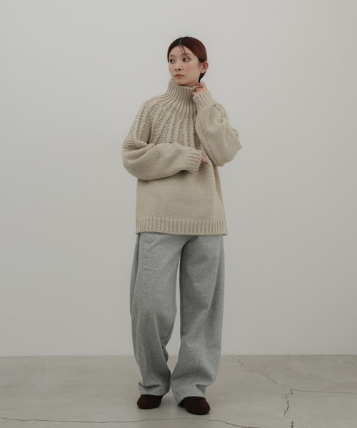 select MOCA(セレクトモカ)の「【ZOZO限定予約受付中】ミックスケーブルハイネックニット(ニット/セーター・レディース・サンドベージュ/グレイッシュベージュ/チャコールグレー/アイボリー・FREE)」の8枚目の写真