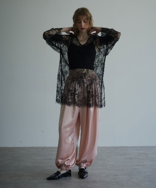 W:Huku(フーク)の「シルキーサテンサイドドロストバルーンパンツ / Silky Satin Side-Drawstring Balloon Pants(その他パンツ・レディース・ネイビー/オフホワイト/ピンク/ブラウン・FREE)」の7枚目の写真
