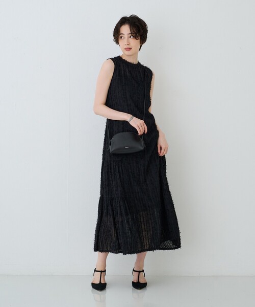 Rouge vif(ルージュヴィフ)の「【人気追加】フェザーノースリーブワンピース(ワンピース・レディース・ブラック/ホワイト・フリー)」の5枚目の写真