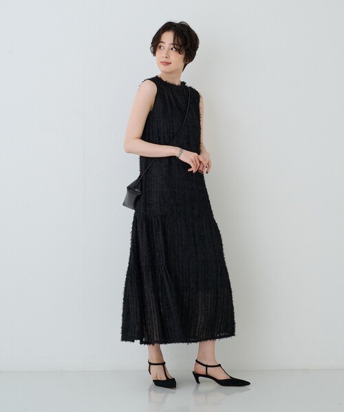 Rouge vif(ルージュヴィフ)の「【人気追加】フェザーノースリーブワンピース(ワンピース・レディース・ブラック/ホワイト・フリー)」の6枚目の写真