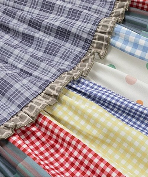 les fees love filles(レフェラブフィユ)の「Patchwork Gingham Tiered Long Skirt(スカート・レディース・カラフル・SMALL/LARGE/MEDIUM)」の5枚目の写真