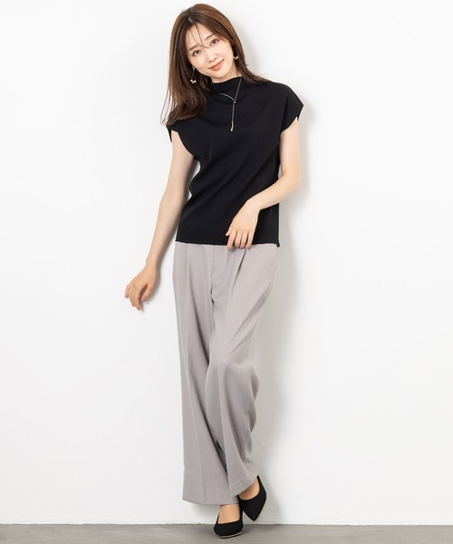MAISONCOMFY （メゾンコンフィ）の「【上品な印象のフレンチニット】肩のラインを美しく見せるミニマルニット（ニット/セーター・レディース・ブラック/グレイッシュベージュ/ボルドー・FREE）」の4枚目の写真