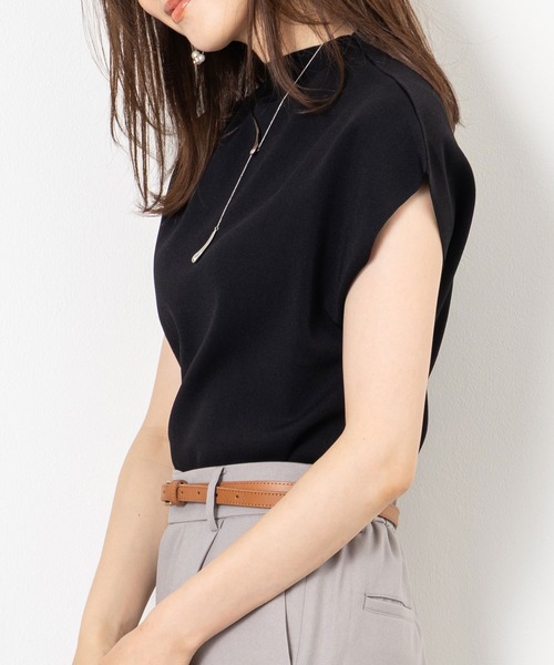 MAISONCOMFY （メゾンコンフィ）の「【上品な印象のフレンチニット】肩のラインを美しく見せるミニマルニット（ニット/セーター・レディース・ブラック/グレイッシュベージュ/ボルドー・FREE）」の8枚目の写真