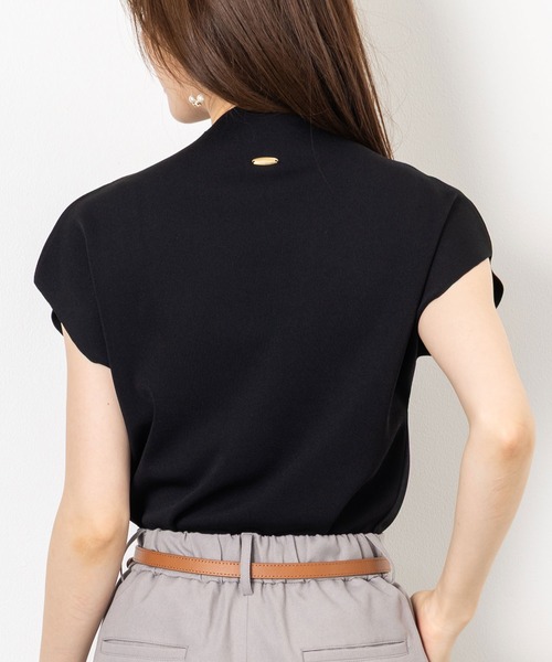 MAISONCOMFY （メゾンコンフィ）の「【上品な印象のフレンチニット】肩のラインを美しく見せるミニマルニット（ニット/セーター・レディース・ブラック/グレイッシュベージュ/ボルドー・FREE）」の9枚目の写真