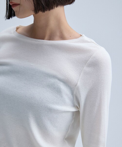 MAAI(マアイ)の「Sheer Longsleeve T-shirt(Tシャツ/カットソー・レディース・オフホワイト/ライトブラウン/イエロー系その他4・MEDIUM/LARGE)」の11枚目の写真