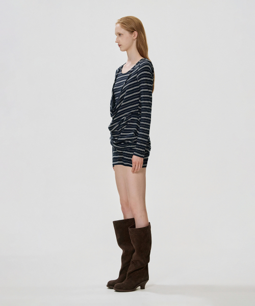 KIMZISU(キムジス)の「Deep Cowl Dress_NAVY(ワンピース・レディース・ネイビー・SMALL/MEDIUM)」の6枚目の写真