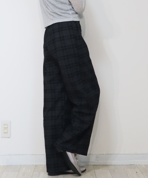 DISKEEN SURE（ディスキーンシュアー）の「ほっこりニットコール素材が季節感たっぷり！チェック柄イージーワイドパンツ（その他パンツ・レディース・ベージュ/オフホワイト/ブラック/グレー・FREE）」の11枚目の写真