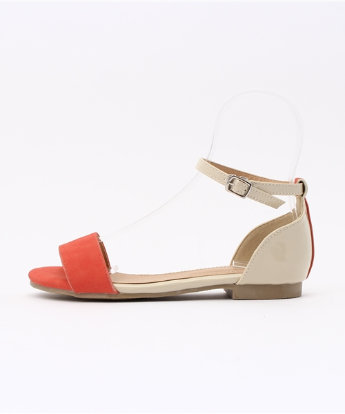 titivate(ティティベイト)の「異素材MIXバイカラーフラットサンダル(サンダル・レディース・ホワイト×ネイビー/シルバー系その他/ホワイト×イエロー/ブラック×ブラック/グリーン系カモフラージュ/ピンクベージュ/イエロー系その他・LL/L/S/M)」の21枚目の写真