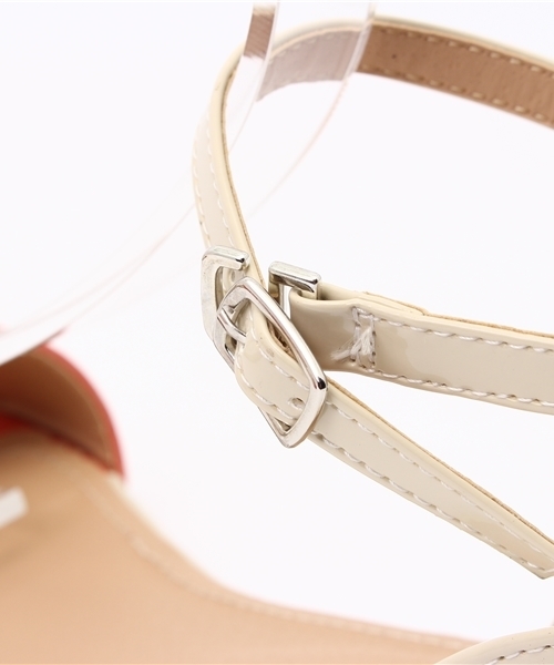 titivate(ティティベイト)の「異素材MIXバイカラーフラットサンダル(サンダル・レディース・ホワイト×ネイビー/シルバー系その他/ホワイト×イエロー/ブラック×ブラック/グリーン系カモフラージュ/ピンクベージュ/イエロー系その他・LL/L/S/M)」の12枚目の写真