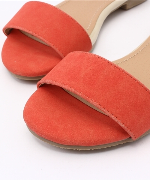 titivate(ティティベイト)の「異素材MIXバイカラーフラットサンダル(サンダル・レディース・ホワイト×ネイビー/シルバー系その他/ホワイト×イエロー/ブラック×ブラック/グリーン系カモフラージュ/ピンクベージュ/イエロー系その他・LL/L/S/M)」の14枚目の写真