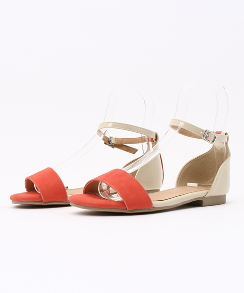 titivate(ティティベイト)の「異素材MIXバイカラーフラットサンダル(サンダル・レディース・ホワイト×ネイビー/シルバー系その他/ホワイト×イエロー/ブラック×ブラック/グリーン系カモフラージュ/ピンクベージュ/イエロー系その他・LL/L/S/M)」の18枚目の写真