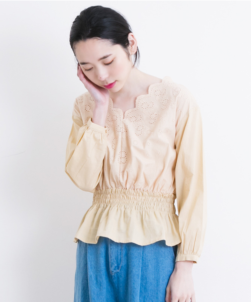 MERLOT(メルロー)の「コットンVネックレースブラウス587-5527(シャツ/ブラウス・レディース・ベージュ/オレンジ/ホワイト・FREE)」の1枚目の写真