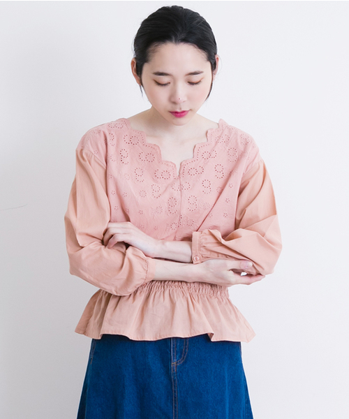 MERLOT(メルロー)の「コットンVネックレースブラウス587-5527(シャツ/ブラウス・レディース・ベージュ/オレンジ/ホワイト・FREE)」の3枚目の写真