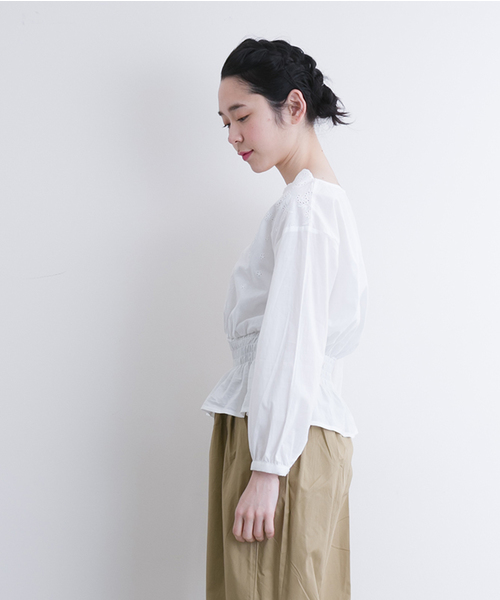 MERLOT(メルロー)の「コットンVネックレースブラウス587-5527(シャツ/ブラウス・レディース・ベージュ/オレンジ/ホワイト・FREE)」の18枚目の写真