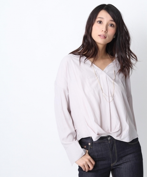 Andemiu（アンデミュウ）の「スソタックバックリボンロングスリーブブラウス748747（シャツ/ブラウス・レディース・ライトグレー/キャメル/ピンク/ホワイト・FREE）」の2枚目の写真