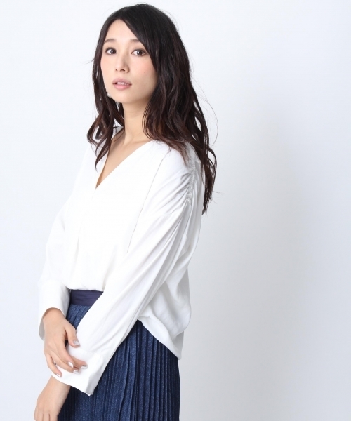 Andemiu（アンデミュウ）の「スソタックバックリボンロングスリーブブラウス748747（シャツ/ブラウス・レディース・ライトグレー/キャメル/ピンク/ホワイト・FREE）」の5枚目の写真