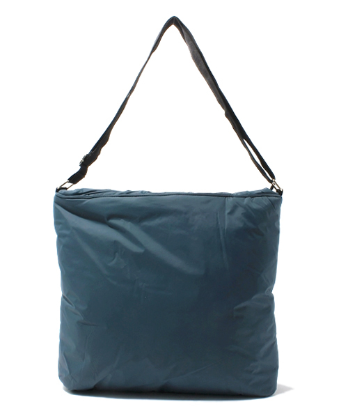 Kastane（カスタネ）の「FLYASSナイロンパック（ショルダーバッグ・レディース・ベージュ/キャメル/ブルー/ブラック・FREE）」の6枚目の写真