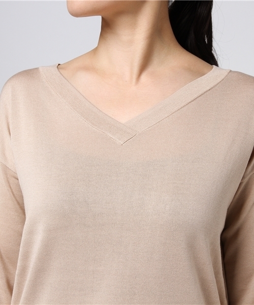 RIVE DROITE（リヴドロワ）の「重ねVネックプルオーバー（ニット/セーター・レディース・ベージュ/レッド/グリーン/マスタード・FREE）」の8枚目の写真