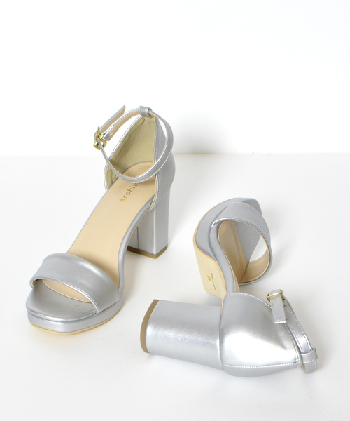 archives（アルシーヴ）の「スクエアトゥーサンダル（サンダル・レディース・ブラック/パープル/シルバー・MEDIUM/LARGE）」の3枚目の写真