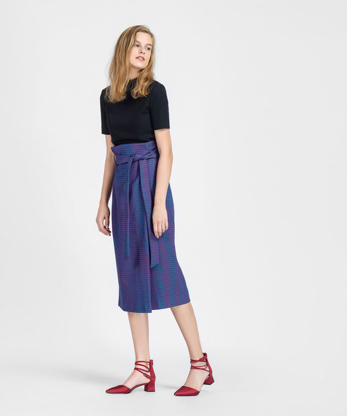 CHARLES & KEITH(チャールズ & キース)の「ストラッピーポインテッドヒール / STRAPPY POINTED HEELS(サンダル・レディース・ブラック/レッド・23cm/24.5cm/23.5cm/25cm)」の9枚目の写真