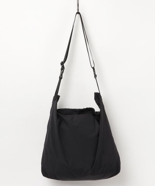 FAT（エフエイティー）の「TRESAC（ショルダーバッグ・メンズ・ホワイト/ブラック/ターコイズブルー/イエロー/レッド・ONE SIZE）」の6枚目の写真