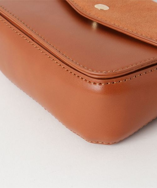 flower（フラワー）の「クラシックショルダーバッグ（ショルダーバッグ・レディース・ブラック/ブラウン・FREE）」の4枚目の写真