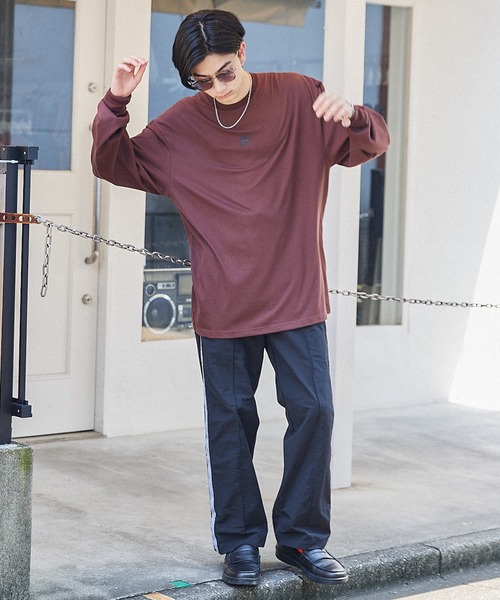 FILA（フィラ）の「MONO-MART×FILA/フィラ 別注 ロゴプリント 袖ロゴ刺繍 オーバーサイズ L/Sカットソー（Tシャツ/カットソー・メンズ・ホワイト/ブラック/ブラウン/ライトベージュ/パープル/ネイビー・S/M/L）」の16枚目の写真