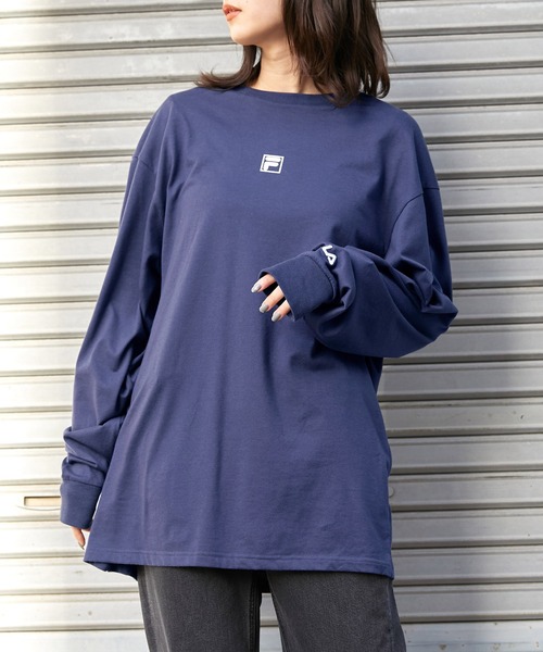 FILA（フィラ）の「MONO-MART×FILA/フィラ 別注 ロゴプリント 袖ロゴ刺繍 オーバーサイズ L/Sカットソー（Tシャツ/カットソー・メンズ・ホワイト/ブラック/ブラウン/ライトベージュ/パープル/ネイビー・S/M/L）」の21枚目の写真