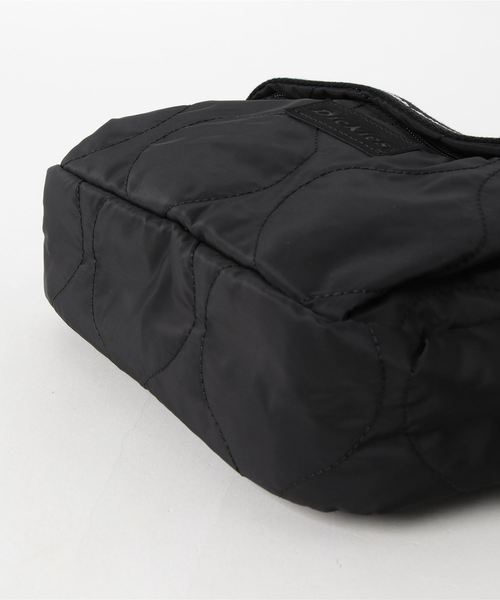 Dickies（ディッキーズ）の「Dickies　WAVE QUILTING SHOULDER BAG（ショルダーバッグ・レディース・カーキ/レンガ/ベージュ/ブラック・FREE）」の6枚目の写真