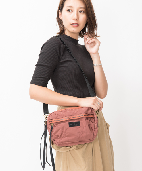 彼女に贈る5000円以下のクリスマスプレゼント 安くても手抜きに見えない選び方とは Zozotown