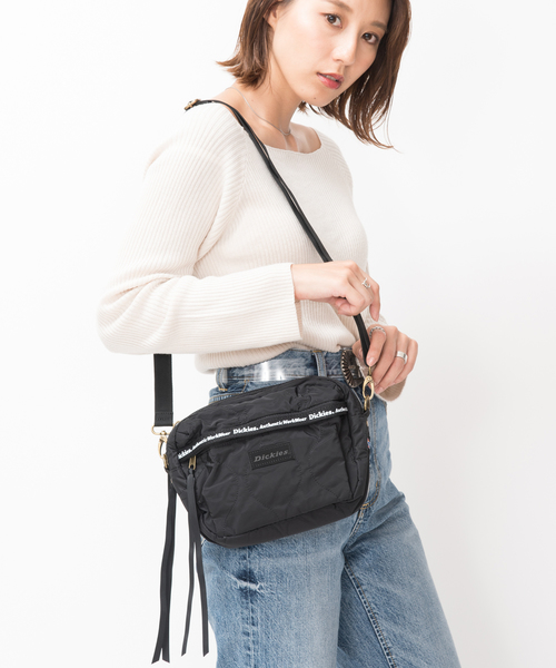 Dickies（ディッキーズ）の「Dickies　WAVE QUILTING SHOULDER BAG（ショルダーバッグ・レディース・カーキ/レンガ/ベージュ/ブラック・FREE）」の2枚目の写真