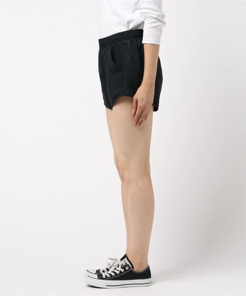 UNDER ARMOUR（アンダーアーマー）の「UAフライバイ ショーツ(ランニング/ショートパンツ/WOMEN)（その他パンツ・レディース・ブラック/オレンジ/ブラック系その他・SM/XL/LG/MD）」の4枚目の写真