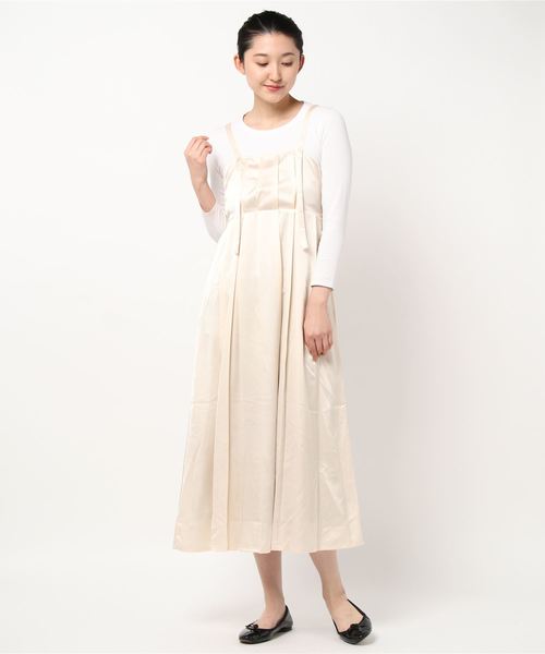 STYLEBLOCK（スタイルブロック）の「サテンタックキャミソールワンピース（ワンピース・レディース・ライトベージュ/ベージュ/ブラック/ミント・M）」の3枚目の写真
