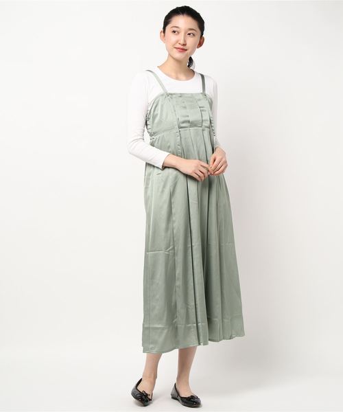 STYLEBLOCK（スタイルブロック）の「サテンタックキャミソールワンピース（ワンピース・レディース・ライトベージュ/ベージュ/ブラック/ミント・M）」の4枚目の写真