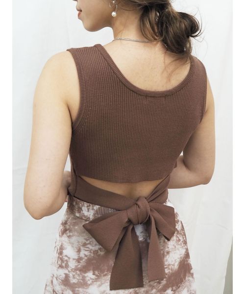 EVRIS（エヴリス）の「バックリボンリブニットタンク（ニット/セーター・レディース・ホワイト/ブラック/ブラウン/イエロー・FREE）」の3枚目の写真