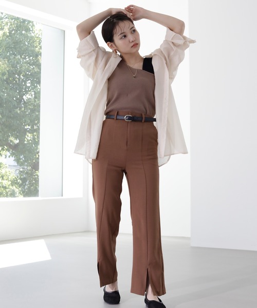 DuKKah（デュカ）の「dukkah/【148cm基準・低身長向け】【セットアップ対応商品】センタースリットパンツ（スラックス・レディース・ブラウン/サックスブルー・X-SMALL）」の3枚目の写真