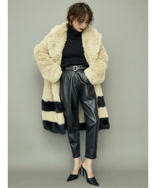 GYDA（ジェイダ）の「フェイクレザーテーパードパンツ（その他パンツ・レディース・ブラック・FREE）」の6枚目の写真