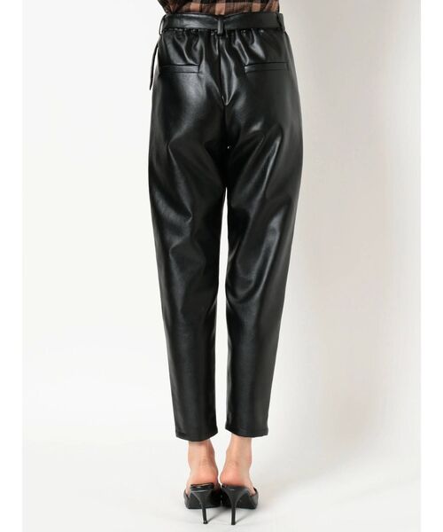 GYDA（ジェイダ）の「フェイクレザーテーパードパンツ（その他パンツ・レディース・ブラック・FREE）」の11枚目の写真