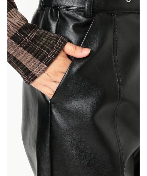 GYDA（ジェイダ）の「フェイクレザーテーパードパンツ（その他パンツ・レディース・ブラック・FREE）」の14枚目の写真