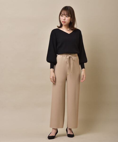 rps(アールピーエス)の「ボリューム袖Vネックリブニットプルオーバー(ニット/セーター・レディース・ブラック/ダークグリーン/ブルー/アイボリー/グレイッシュベージュ/ピンク/ボルドー/オフホワイト/ベージュ/グリーン/杢グレー/ホワイト/ブラウン系その他・M)」の14枚目の写真