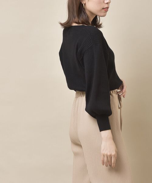 rps(アールピーエス)の「ボリューム袖Vネックリブニットプルオーバー(ニット/セーター・レディース・ブラック/ダークグリーン/ブルー/アイボリー/グレイッシュベージュ/ピンク/ボルドー/オフホワイト/ベージュ/グリーン/杢グレー/ホワイト/ブラウン系その他・M)」の15枚目の写真