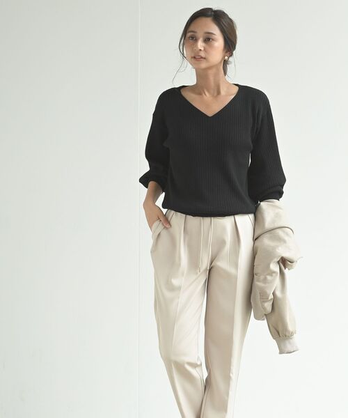 rps(アールピーエス)の「ボリューム袖Vネックリブニットプルオーバー(ニット/セーター・レディース・ブラック/ダークグリーン/ブルー/アイボリー/グレイッシュベージュ/ピンク/ボルドー/オフホワイト/ベージュ/グリーン/杢グレー/ホワイト/ブラウン系その他・M)」の16枚目の写真
