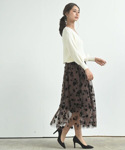 rps(アールピーエス)の「ボリューム袖Vネックリブニットプルオーバー(ニット/セーター・レディース・ブラック/ダークグリーン/ブルー/アイボリー/グレイッシュベージュ/ピンク/ボルドー/オフホワイト/ベージュ/グリーン/杢グレー/ホワイト/ブラウン系その他・M)」の20枚目の写真