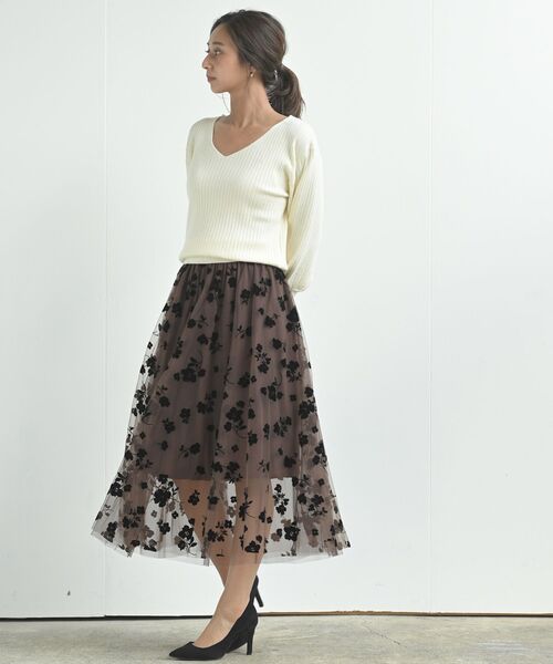 rps(アールピーエス)の「ボリューム袖Vネックリブニットプルオーバー(ニット/セーター・レディース・ブラック/ダークグリーン/ブルー/アイボリー/グレイッシュベージュ/ピンク/ボルドー/オフホワイト/ベージュ/グリーン/杢グレー/ホワイト/ブラウン系その他・M)」の22枚目の写真