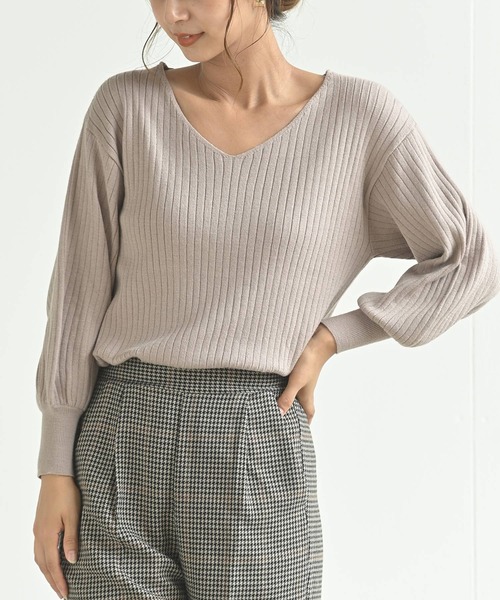 rps(アールピーエス)の「ボリューム袖Vネックリブニットプルオーバー(ニット/セーター・レディース・ブラック/ダークグリーン/ブルー/アイボリー/グレイッシュベージュ/ピンク/ボルドー/オフホワイト/ベージュ/グリーン/杢グレー/ホワイト/ブラウン系その他・M)」の7枚目の写真
