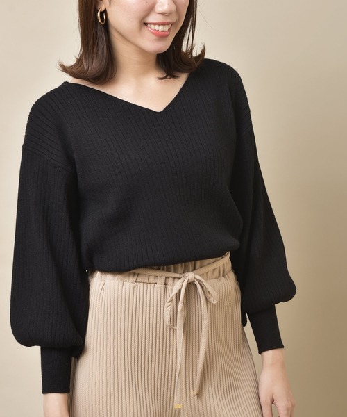 rps(アールピーエス)の「ボリューム袖Vネックリブニットプルオーバー(ニット/セーター・レディース・ブラック/ダークグリーン/ブルー/アイボリー/グレイッシュベージュ/ピンク/ボルドー/オフホワイト/ベージュ/グリーン/杢グレー/ホワイト/ブラウン系その他・M)」の1枚目の写真