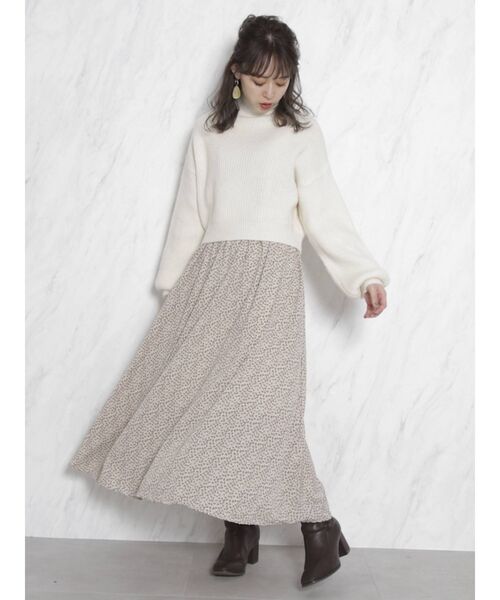 dazzlin（ダズリン）の「ボトルネックショートニットトップス（ニット/セーター・レディース・ブラック/グレー/オフホワイト/オレンジ・FREE）」の8枚目の写真