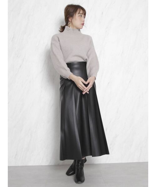 dazzlin（ダズリン）の「ボトルネックショートニットトップス（ニット/セーター・レディース・ブラック/グレー/オフホワイト/オレンジ・FREE）」の11枚目の写真